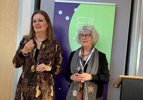 twee-dames-staand